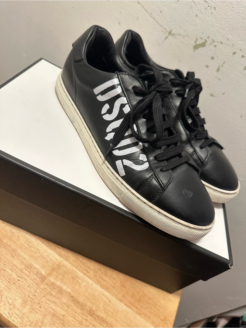 Dsquared2 Icon Lace-Up Low Top Sneakers Black White Logo Size 41